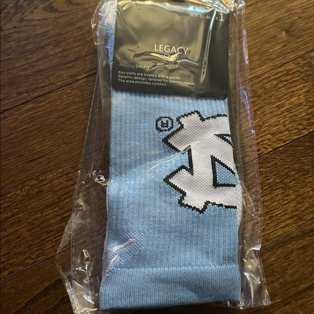 Jordan Legacy Crew Basketball Sock Light Blue NC - NEW - Men’s LARGE